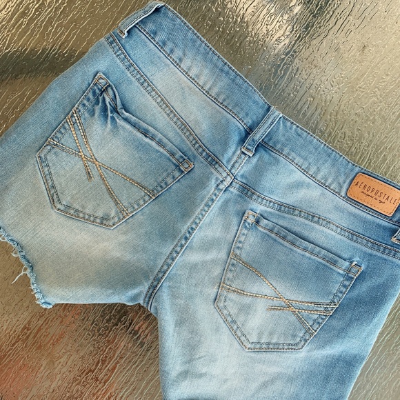 distressed jean shorts - Picture 7 of 8